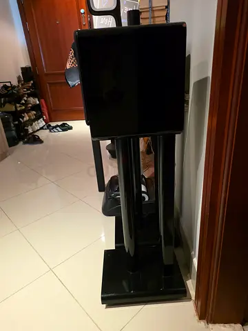 Premium quality speaker stand for sale (Left and right)