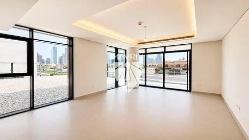 Corner unit | Large Balcony | Calm View