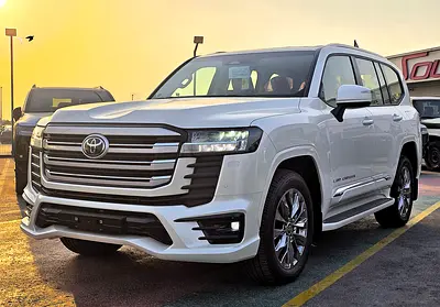 Toyota Land Cruiser LC300 AERO S 4.0L A/T V6 4WD GCC White Color 2026 Model