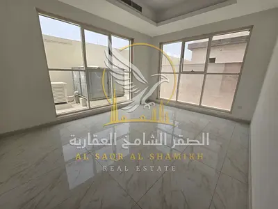فيلا فاخرة أول ساكن للإيجار في الجزات 4 غرف ماستر ودريسنج روم ومجلس كبير مع حمامات خاصة صالونين واسعين غرفة خادمة ومواقف داخلية وخارجية وتشطيب ألترا س