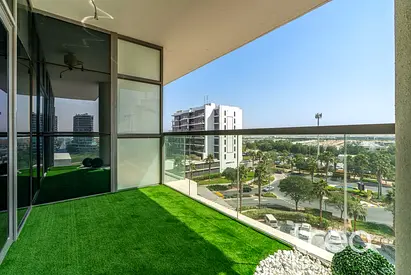 Upgraded Studio | Vacant | 6 cheques
