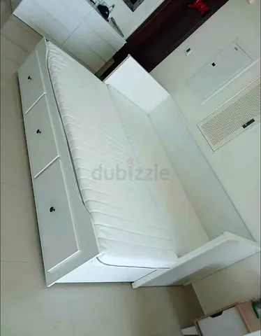Ikea hamnes day bed with matters