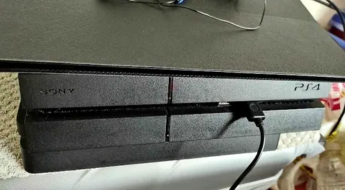 PS4 Console 500GB + 1 Controller & All Cables - Good Condition