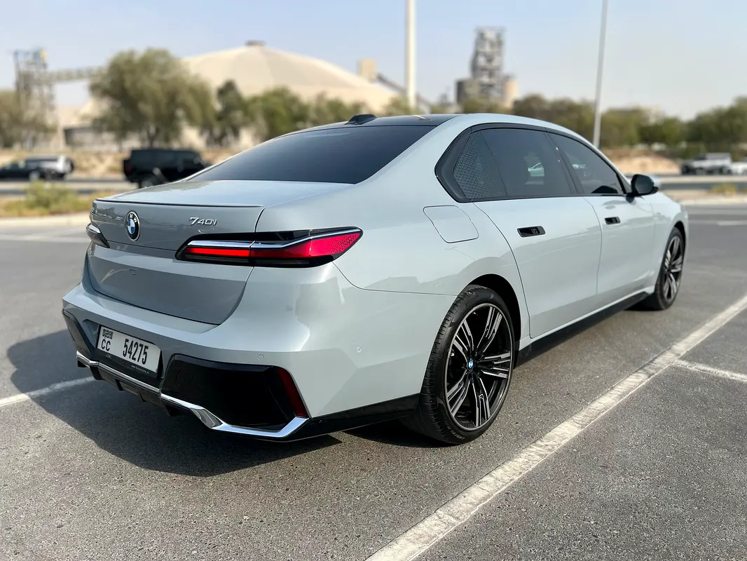 BMW 7-Series 2023