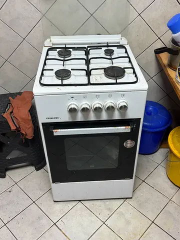 Used freestanding gas cooker with oven - 4 burners, good working condition