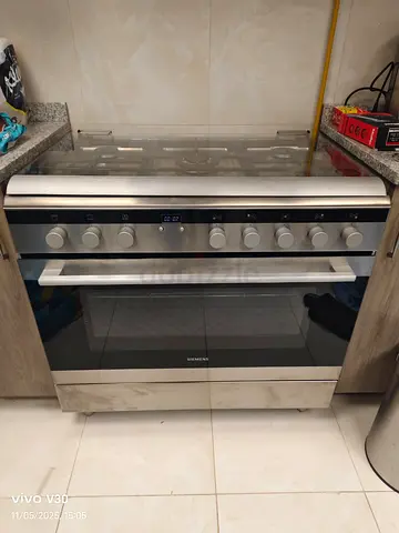 Free delivery Siemens Free Standing gas Cooker with fan 90 cm