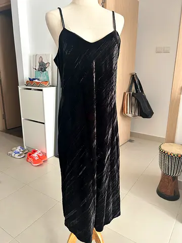 Sam Edelman Black velvet slip dress with subtle shimmer, size M