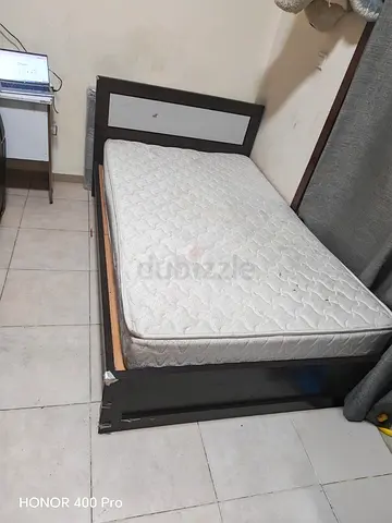 Single bed with mattress