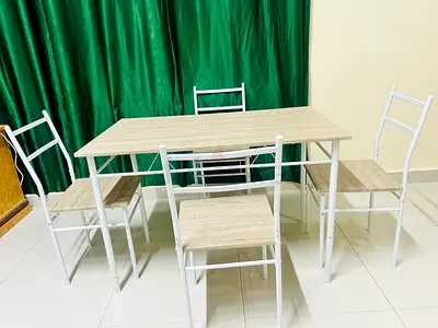 BRAND NEW 4 SEATER DINNING SET FOR SALE