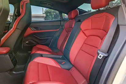 2021 Porsche TAYCAN 照片 12
