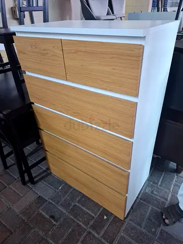 White and Oak 6-Drawer Dresser / Chest – Good Condition
