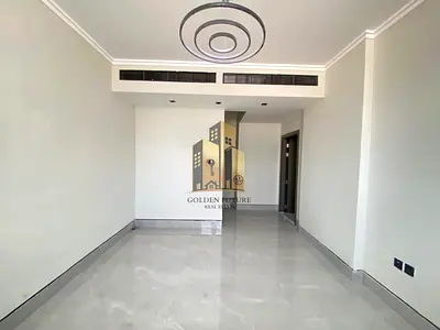 BRAND NEW BUILDING STUDIO CLOSE KITCHEN