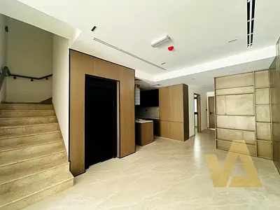 Amazing | Middle Corner | park View