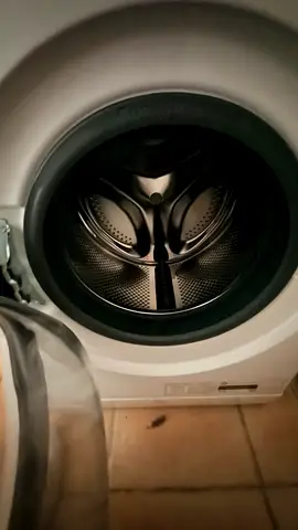 Whirlpool 7kg Washing Machine – AED 600
Whirlpool 7kg front-loading washing machine in very good w