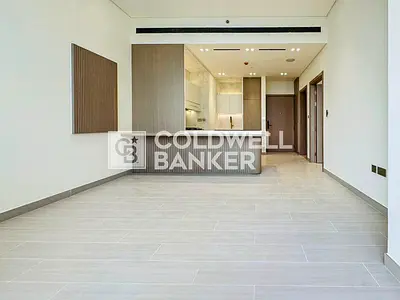 Unfurnished | Elegant | Fitted Kitchen