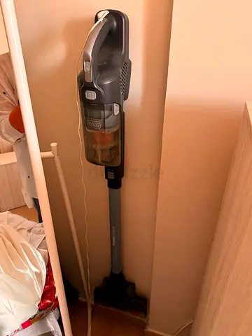 Black+Decker cordless stick vacuum - used, working