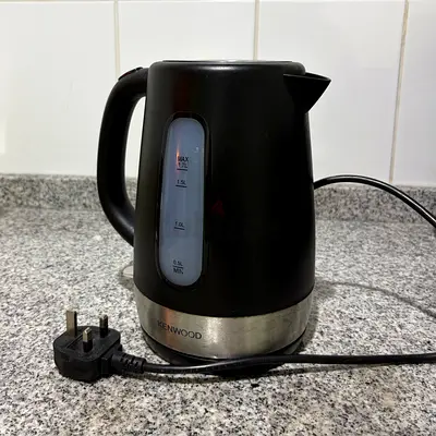 🚨 URGENT SALE - Kenwood Electric Kettle (1.7L) – Black