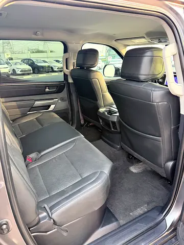 2023 Toyota TUNDRA — миниатюра 10