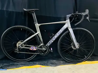 Road bike half carbon