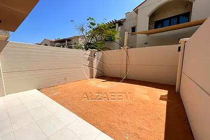VACANT! Spacious 3BR TH | Single Row