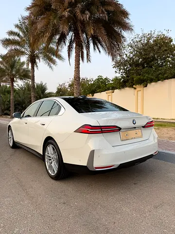 2027 BMW 5-SERIES — миниатюра 13