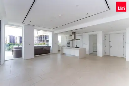 Large Layout I Jacuzzi I Maid's Room I Mid Floor
