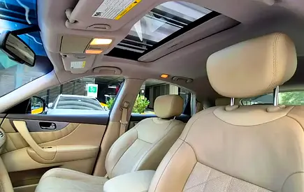 2017 Infiniti QX70 — фото 13
