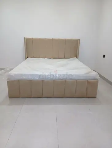 NEW BRAND QUEEN BED WITH MATTRESS AVAILABLE 150X190 CM