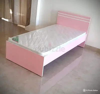 Single Pink Bed Frame with Mattress — Good quality