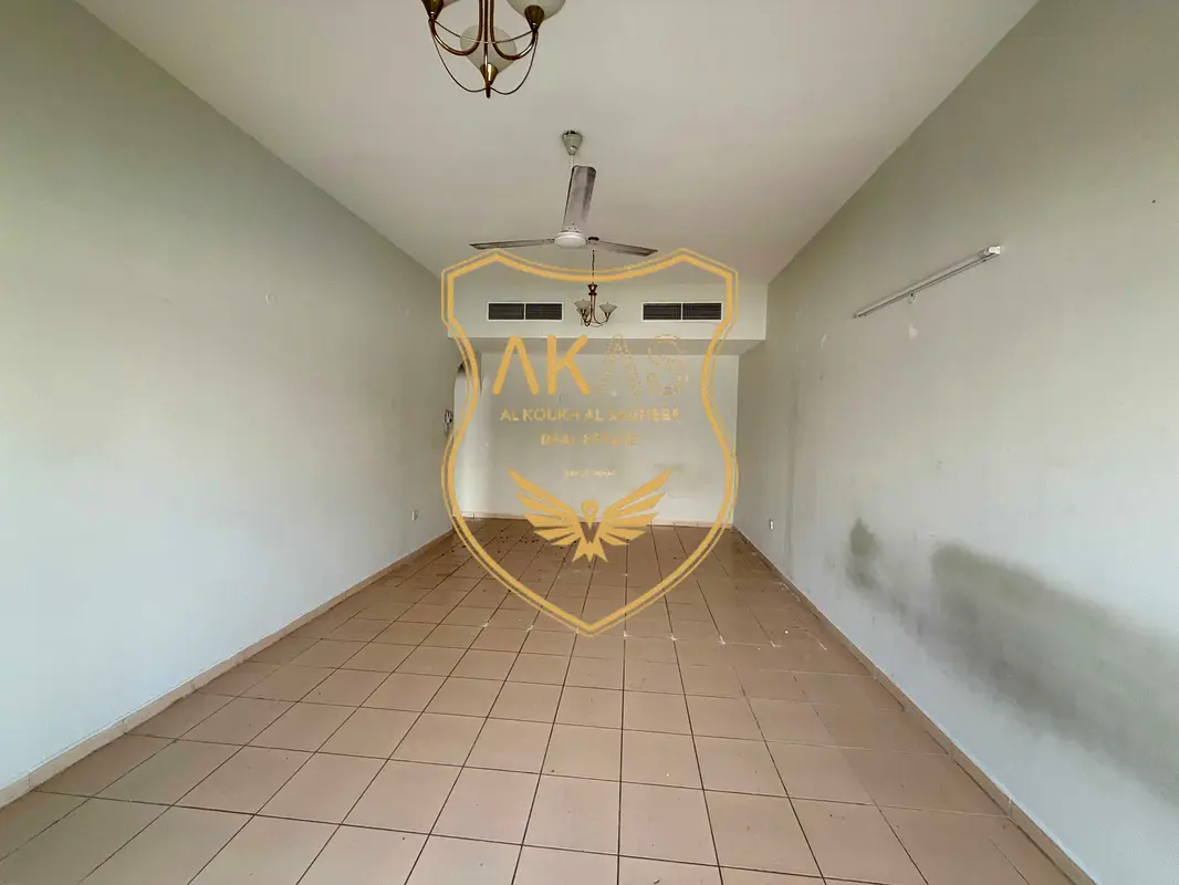 1BHK HUGE BALCONY WITH CENTRAL AC AND CENTRAL GASS CLOSE KITCHEN FOR FAMILY