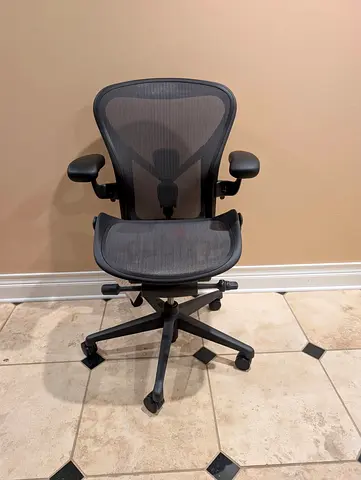 Herman miller Aeron Remastered size B fully loaded