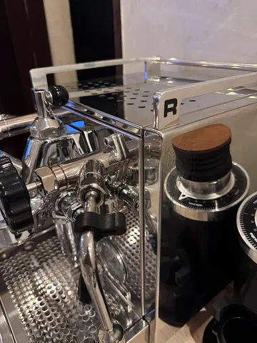 Compact stainless steel espresso machine - semi‑automatic portafilter