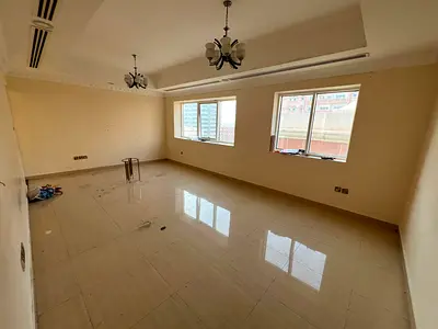 فرصة سكنية مميزة | بناية جديدة ونظيفة | مساحة واسعة | بلكونة | باركن داخل البناية