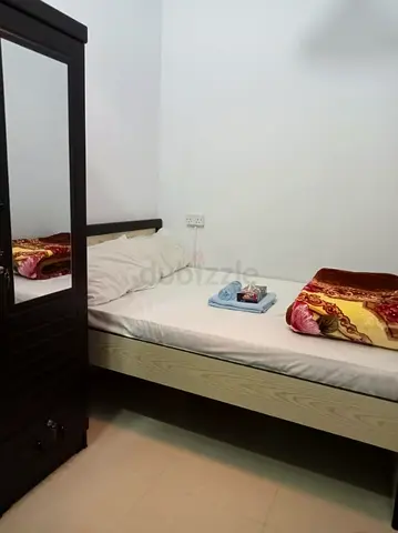 Near Metro,Clean Partition Available single and couple