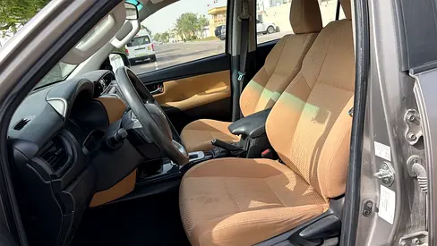 2020 Toyota FORTUNER — миниатюра 9