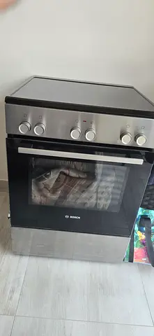 Bosch 60cm freestanding electric oven and stovetop - good condition