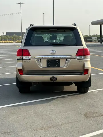 صورة 6 لـ 2010 Toyota LAND CRUISER