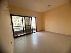 Two bedrooms and a living room, second tenant | Two master bedrooms | Built-in wardrobes | Balcony |