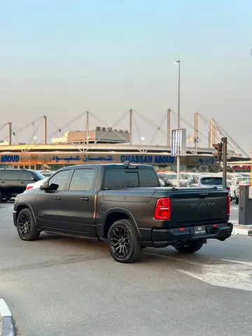2025 RAM 1500 photo 5