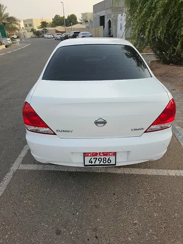 2011 Nissan SUNNY 照片 3