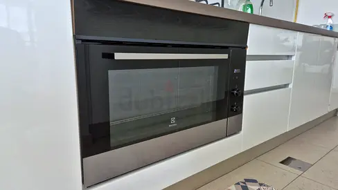 Electrolux Built-in Electric Oven 90cm — Good Condition