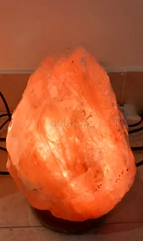 Brand New LARGE Himalayan Salt Lamp