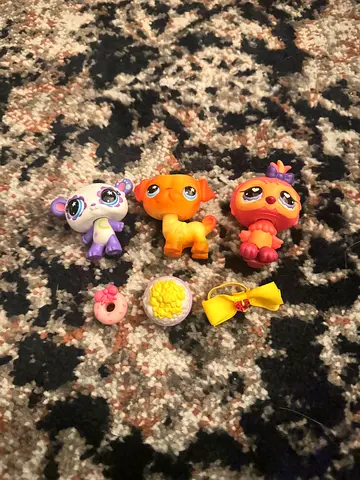 LPS 3 piece with accessories toys