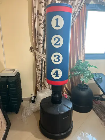 Punching bag / kickboxing bag
