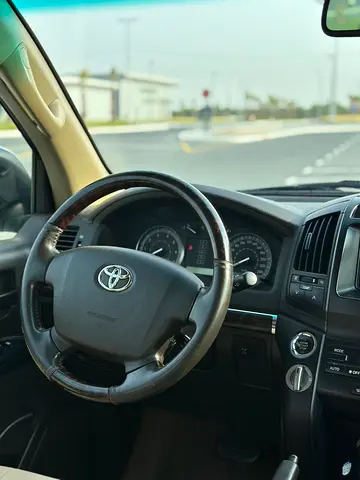صورة 10 لـ 2010 Toyota LAND CRUISER