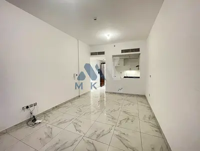4 Cheques | Ready to Move-in | Balcony | Modern Unit
