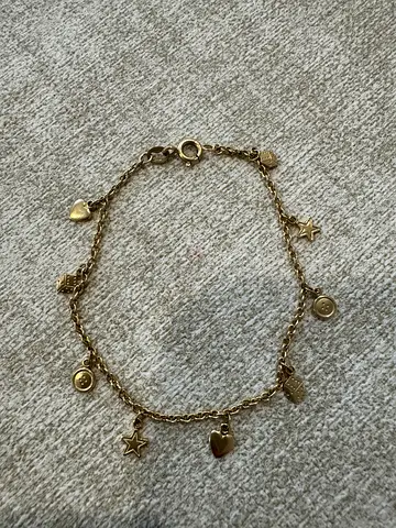 18k Gold Charm Bracelet with Heart Star and Button Charms 4g