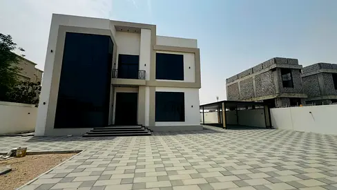 Brand New 5 BR Villa For Rent