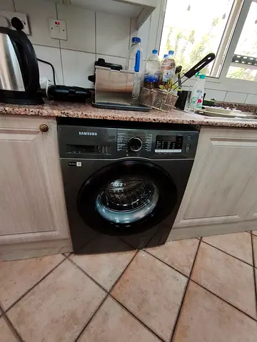 Samsung Front Load Washing Machine - Excellent Working Condition