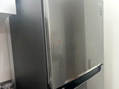 Samsung Twin Cooling Plus Refrigerator – 320L
Samsung refrigerator in good condition, Model RT32K50